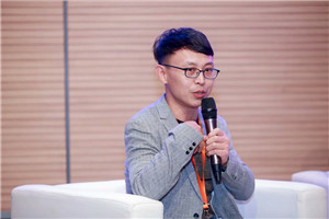 科幻文學(xué)：獲獎作品《奇跡之夏》作者：馬傳思         獲獎感言　　在田野中放牛時，或者干農(nóng)活的閑暇坐在樹蔭下歇息時，也或者在某個炎熱的夏夜，躺在門外的竹席上納涼的時候，四周的一切事物會以一種奇妙的方式朝我匯聚過來：幾只螞蟻從草叢間出現(xiàn)，在我指尖列隊行進(jìn)；一群秧雞從蟄伏的田埂下朝我張望；一只貓頭鷹在睡夢中向我囈語；田野中的麥浪翻滾，傳來大地心臟的律動；山林中的風(fēng)聲呼嘯，帶來遠(yuǎn)方的氣息……