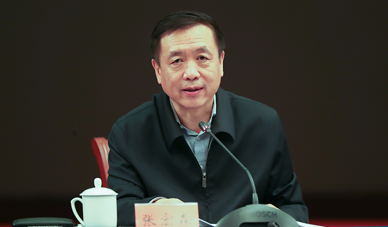 中國作協(xié)黨組書記、副主席張宏森主持座談會(huì)